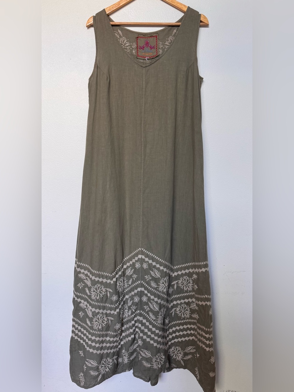 Johnny Was Sleeveless Linen Embroidered Maxi Dress - Olive size Medium